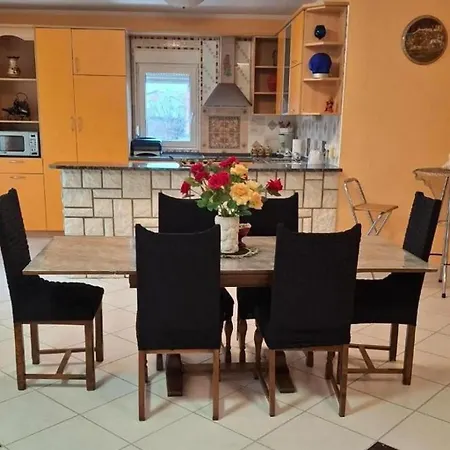 With Parking Space Pirovac, Sibenik - 25316 ピロヴァッツ