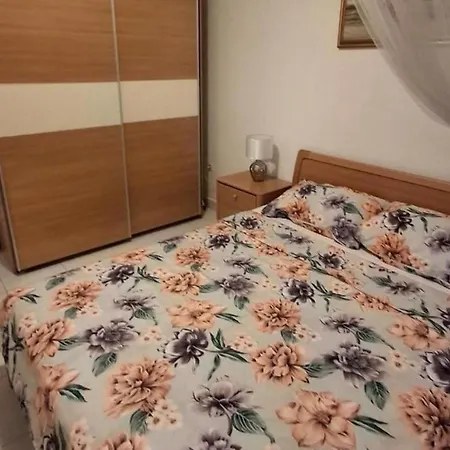 Apartmán With Parking Space Pirovac, Sibenik - 25316